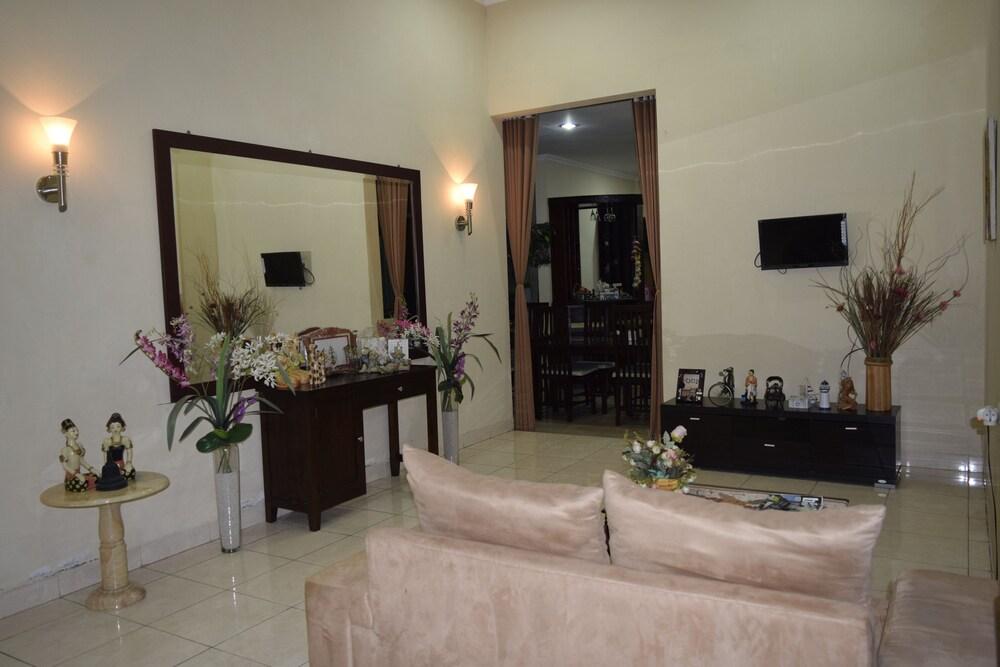 Roemah Canting Homestay Yogyakarta